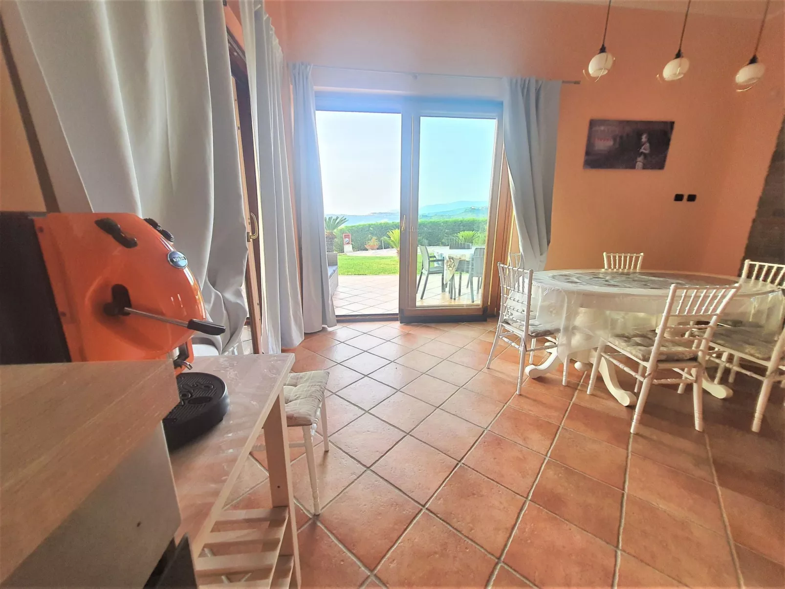 Mit Aussicht und Pool-Binnen