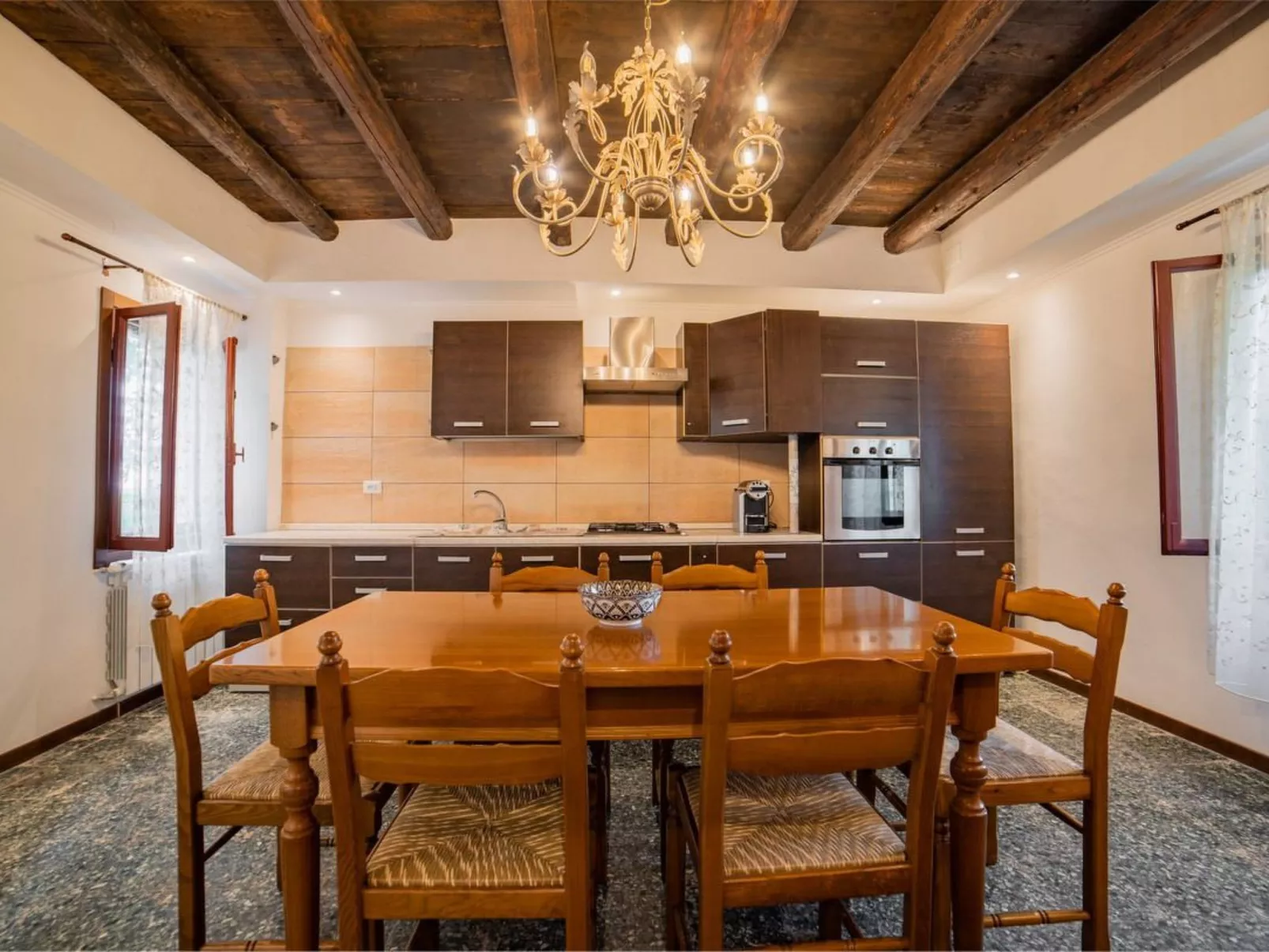 Villa mit Gemeinschaftspool zwischen Ferrara und Venezia-Binnen