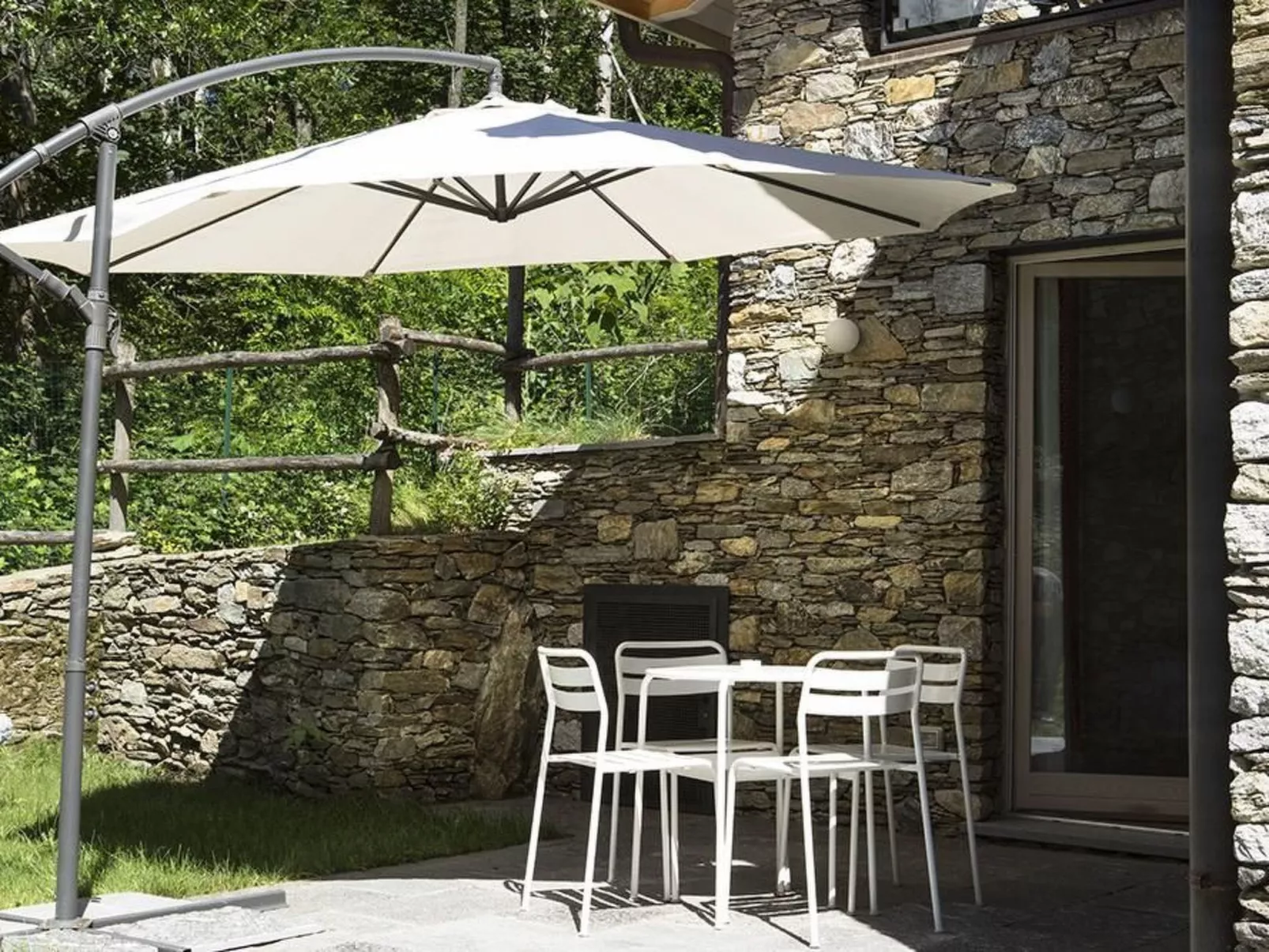 Lampone in San Bernardino Verbano-Buiten