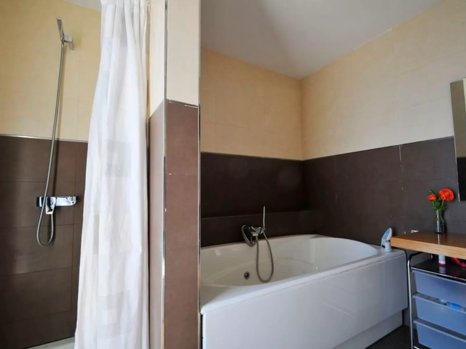 Schönes modernes Ferienhaus C84MLL-Binnen