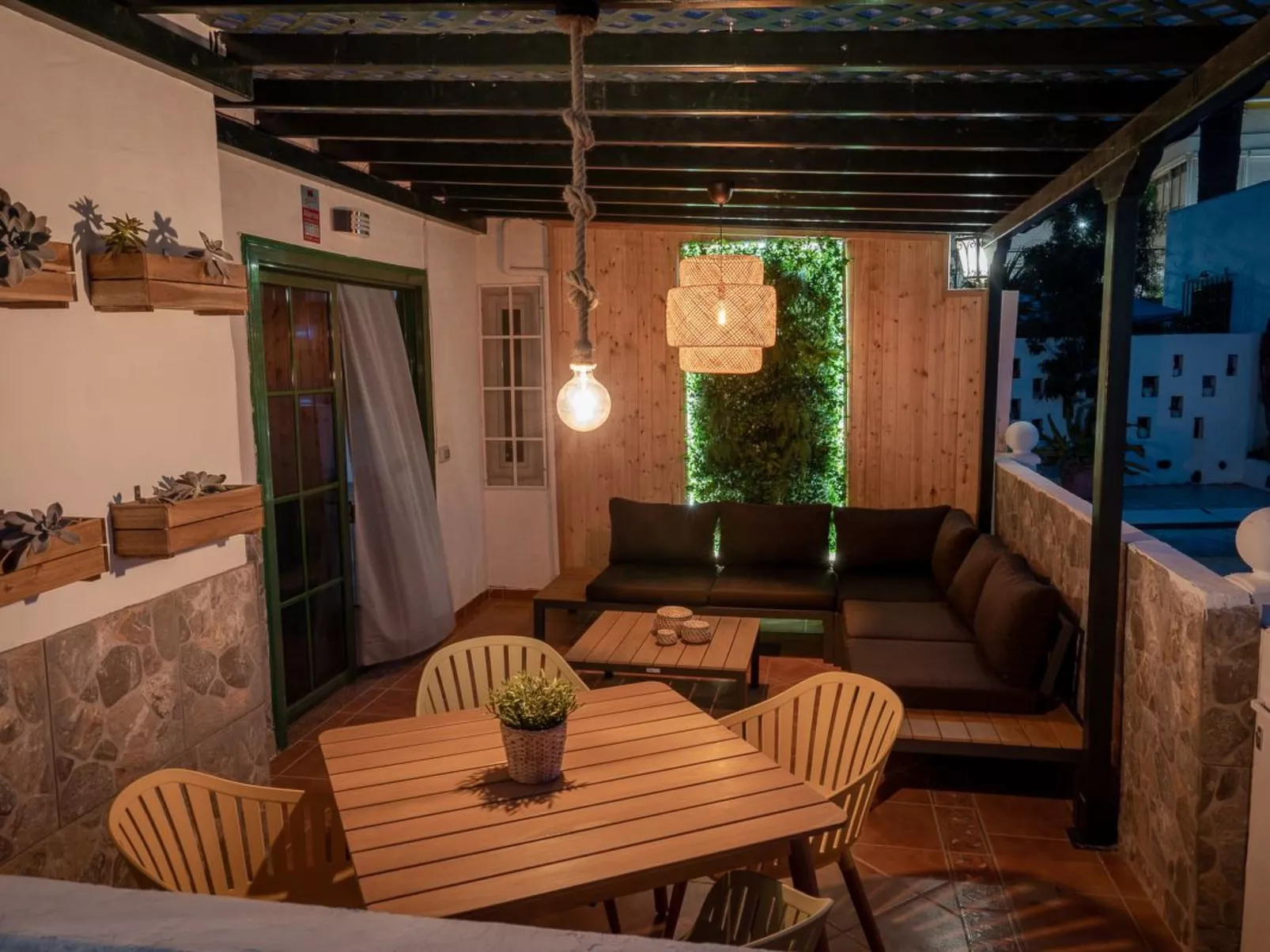 Ferienbungalow mit Grill, Garten und Terrasse-Binnen