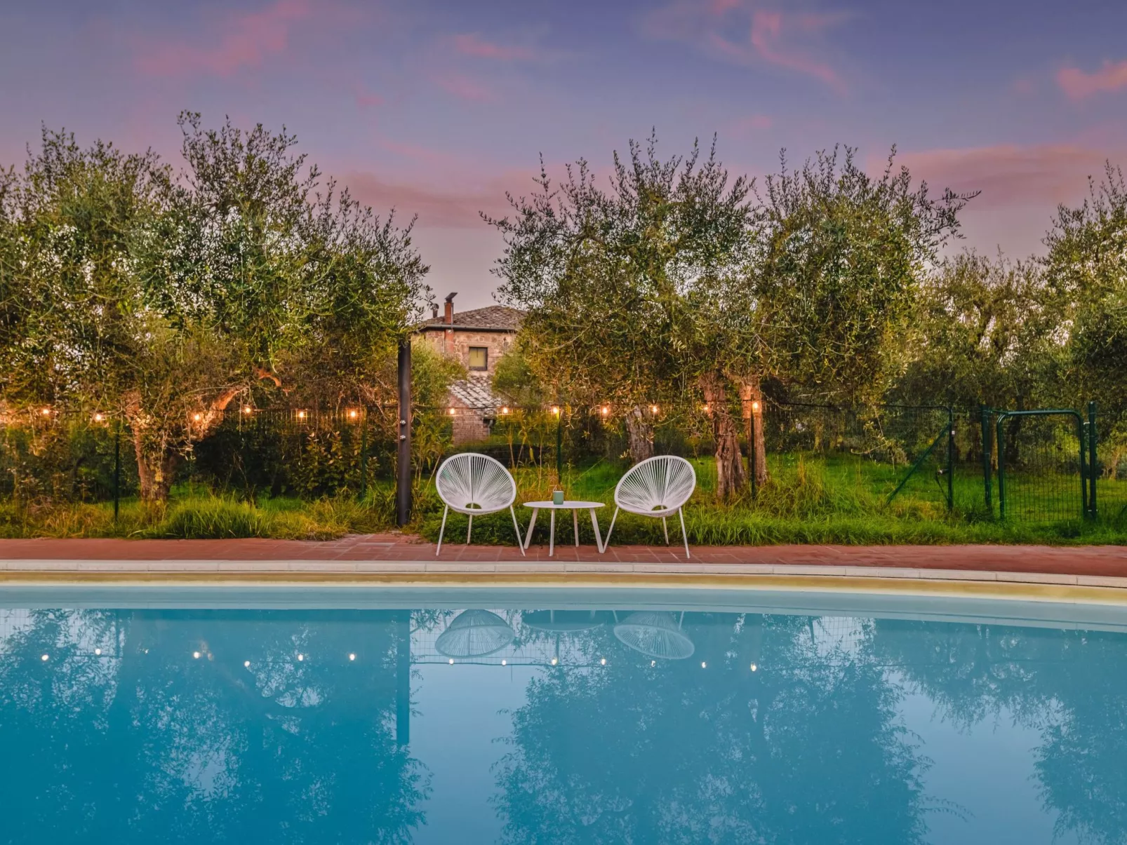 Podere Mencoini Elegante Villa mit Pool und Olivenbäumen-Buiten