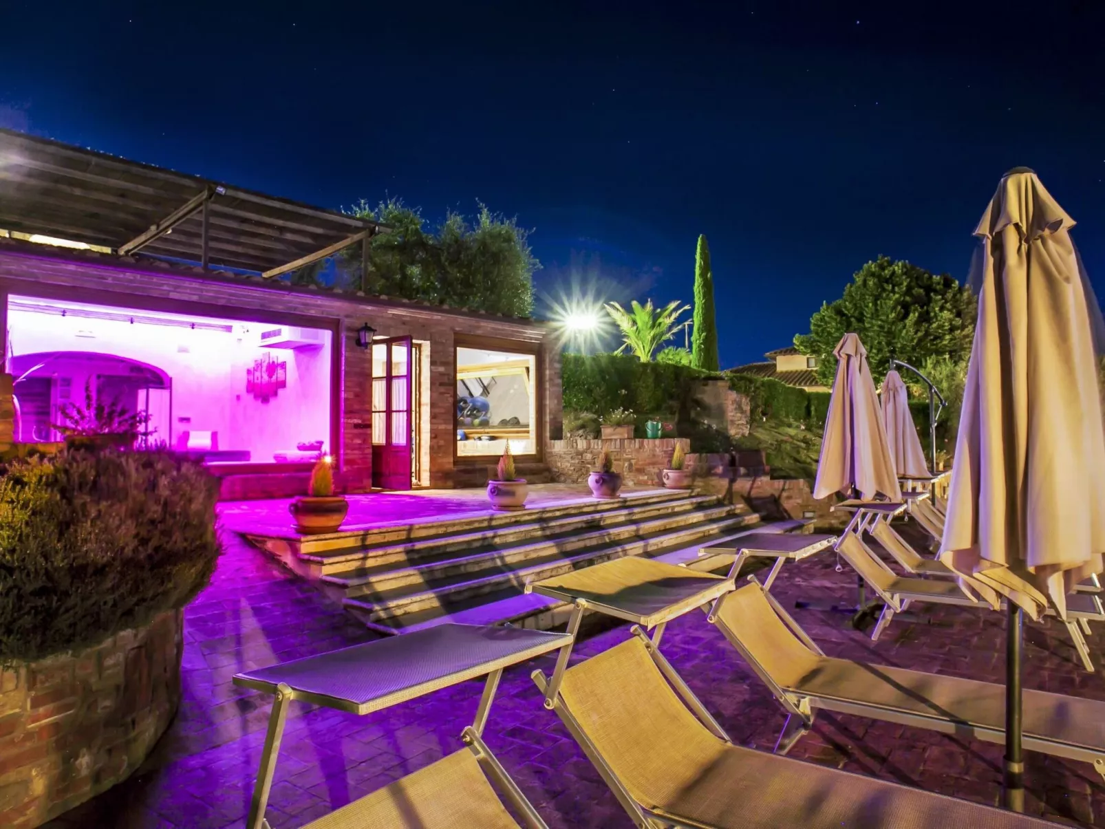 Wohnung 'Noble Sanguineto-Buiten