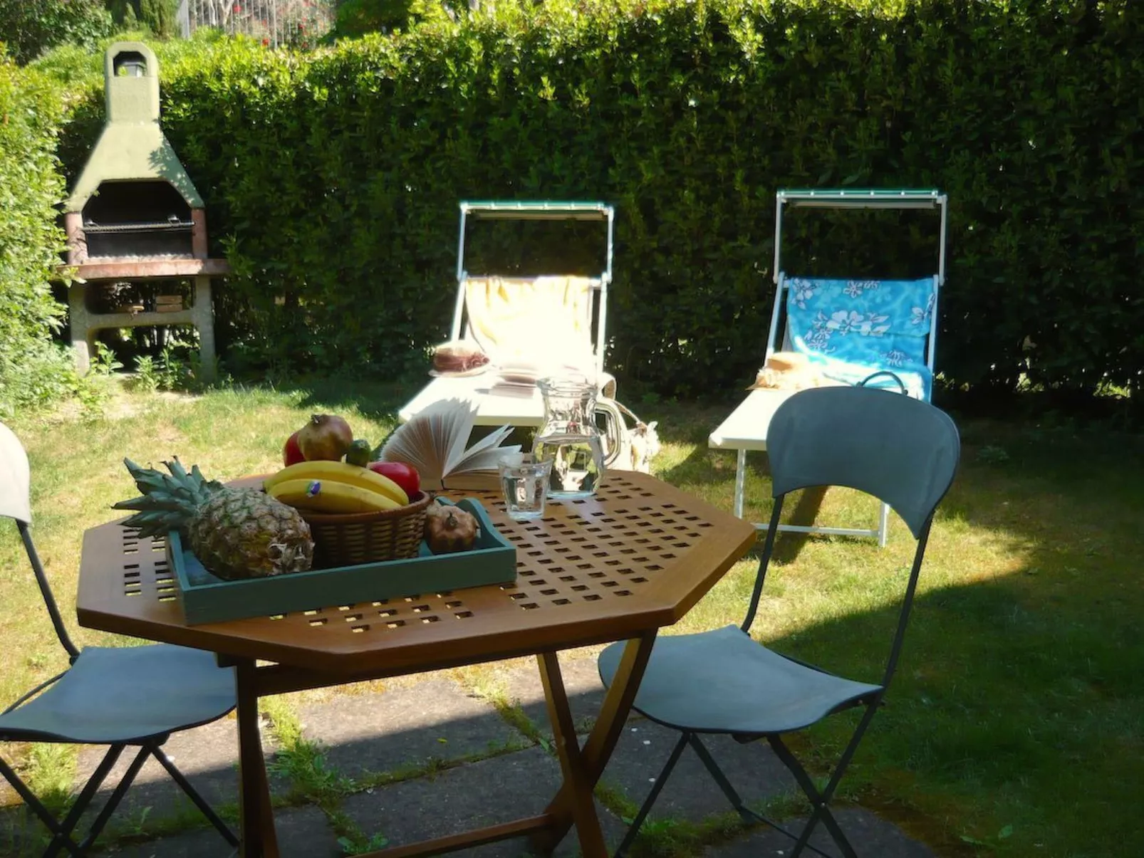 Landgut "Rondine" mit Garten, Grill und Terrasse-Buiten