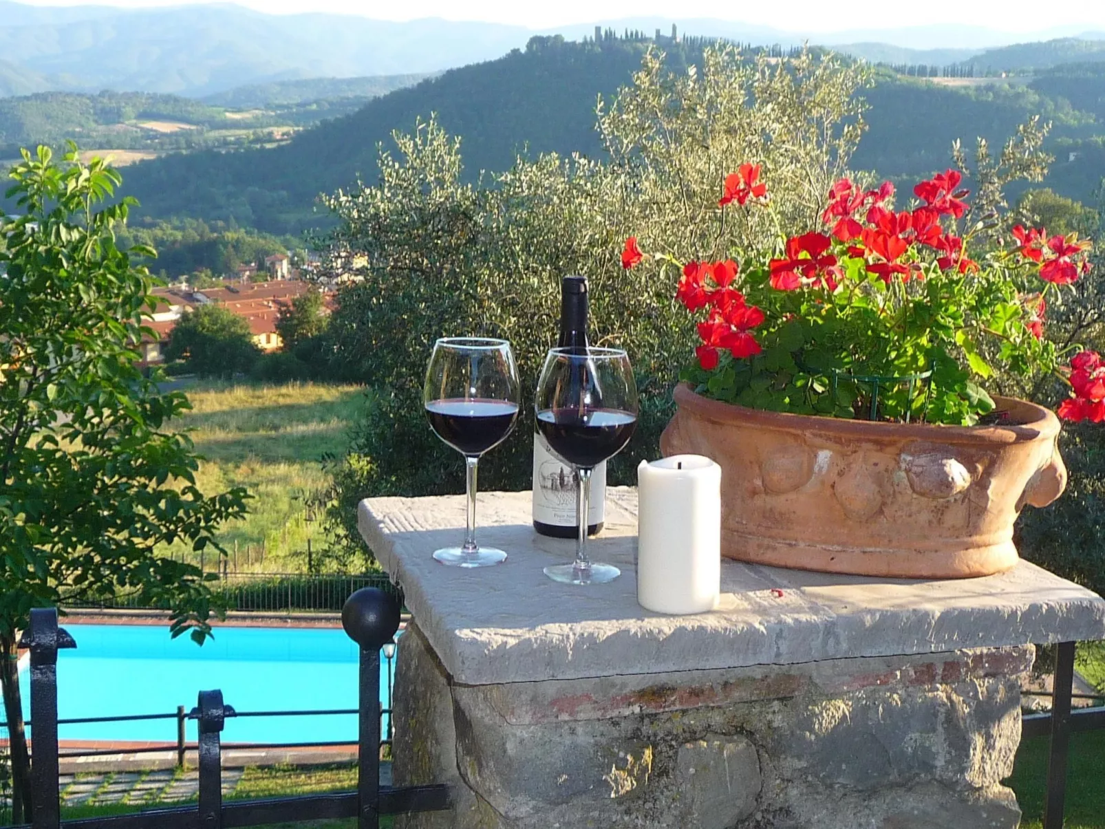 Geranei Haus mit Schwimmbad zwischen Florenz und-Buiten