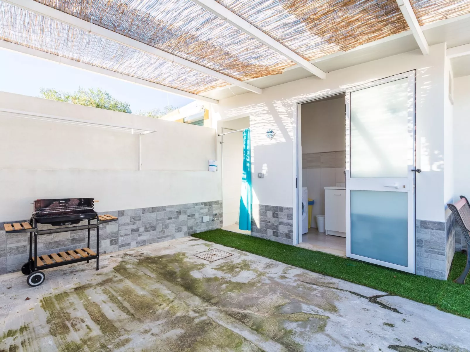 Edoné, Wohnung mit Blick auf einen Sandstrand-Image-tags.info