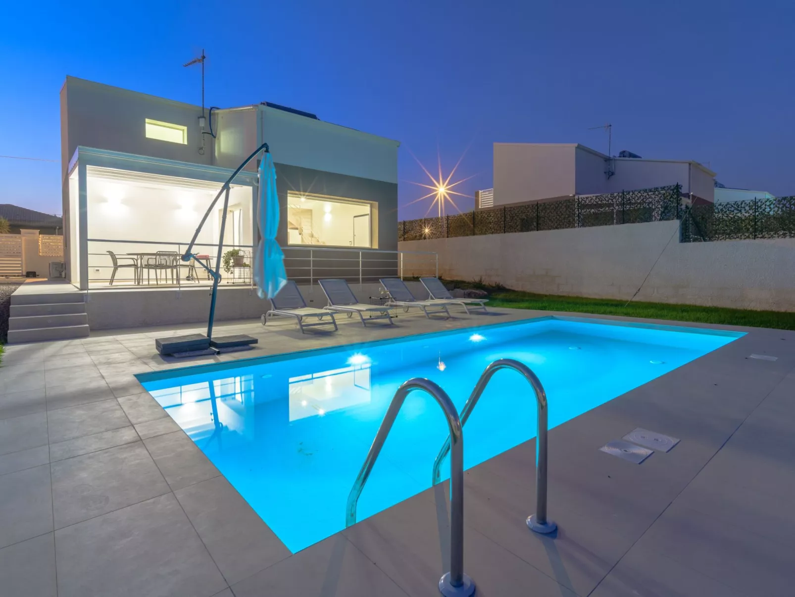 Aloe, Villa mit Pool in Marina di Ragusa-Binnen