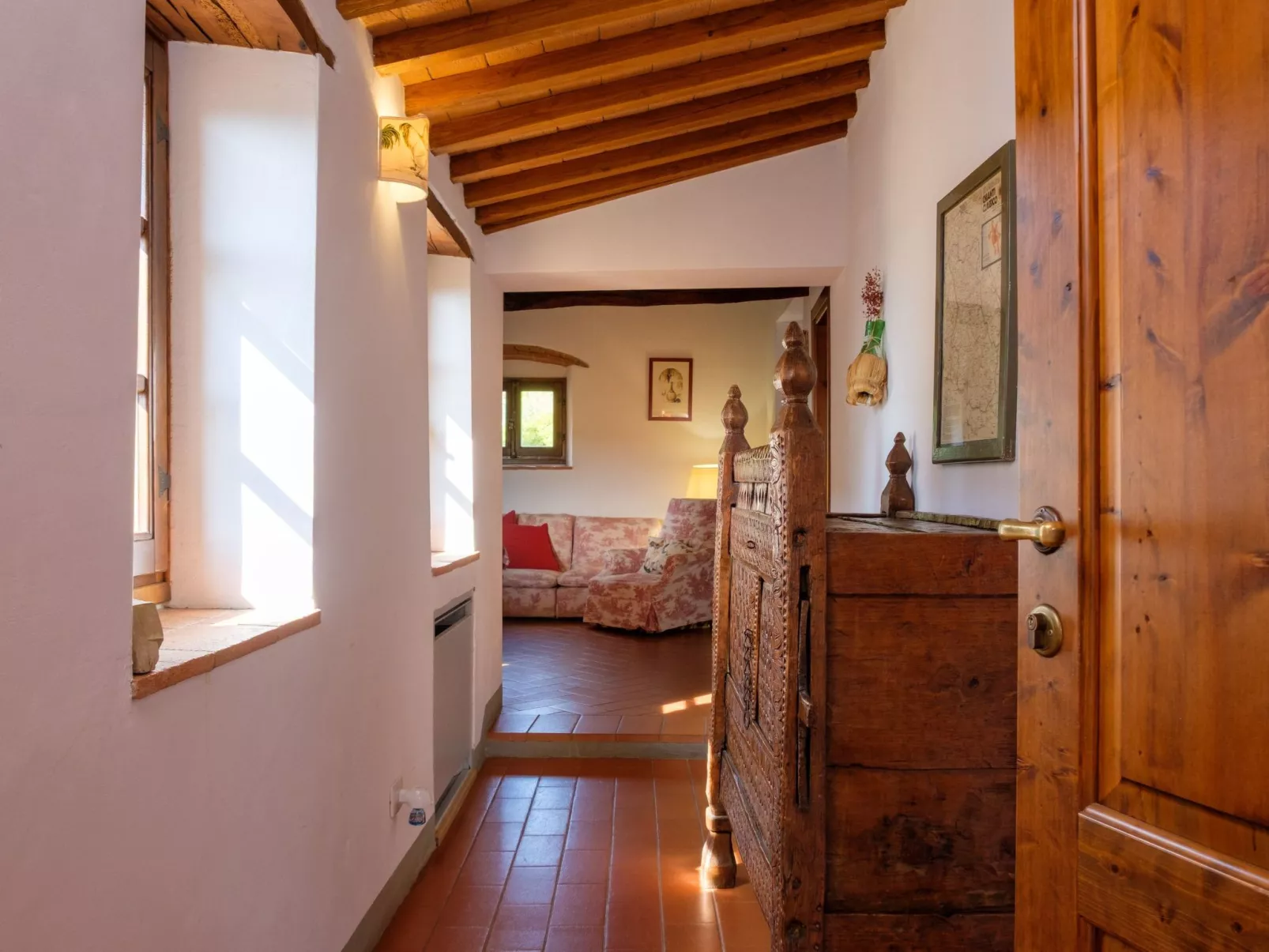 Sage' Anwesen mit Gemeinschaftspool-Binnen