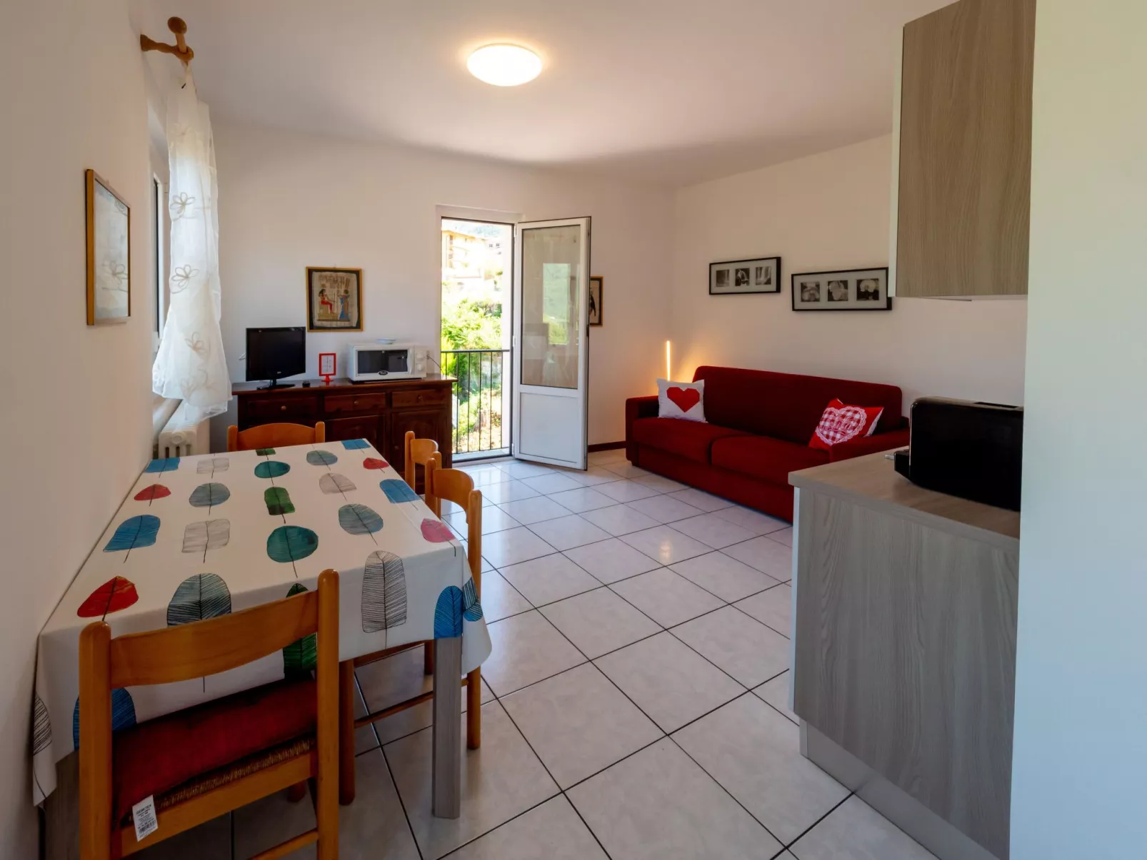 Ruby Ein-Schlafzimmer-Apartment-Binnen