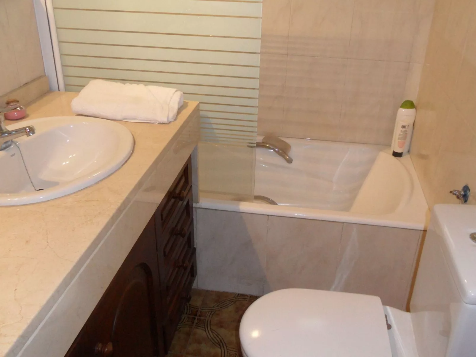 Für 2 Personen und 4 Kinder-Binnen