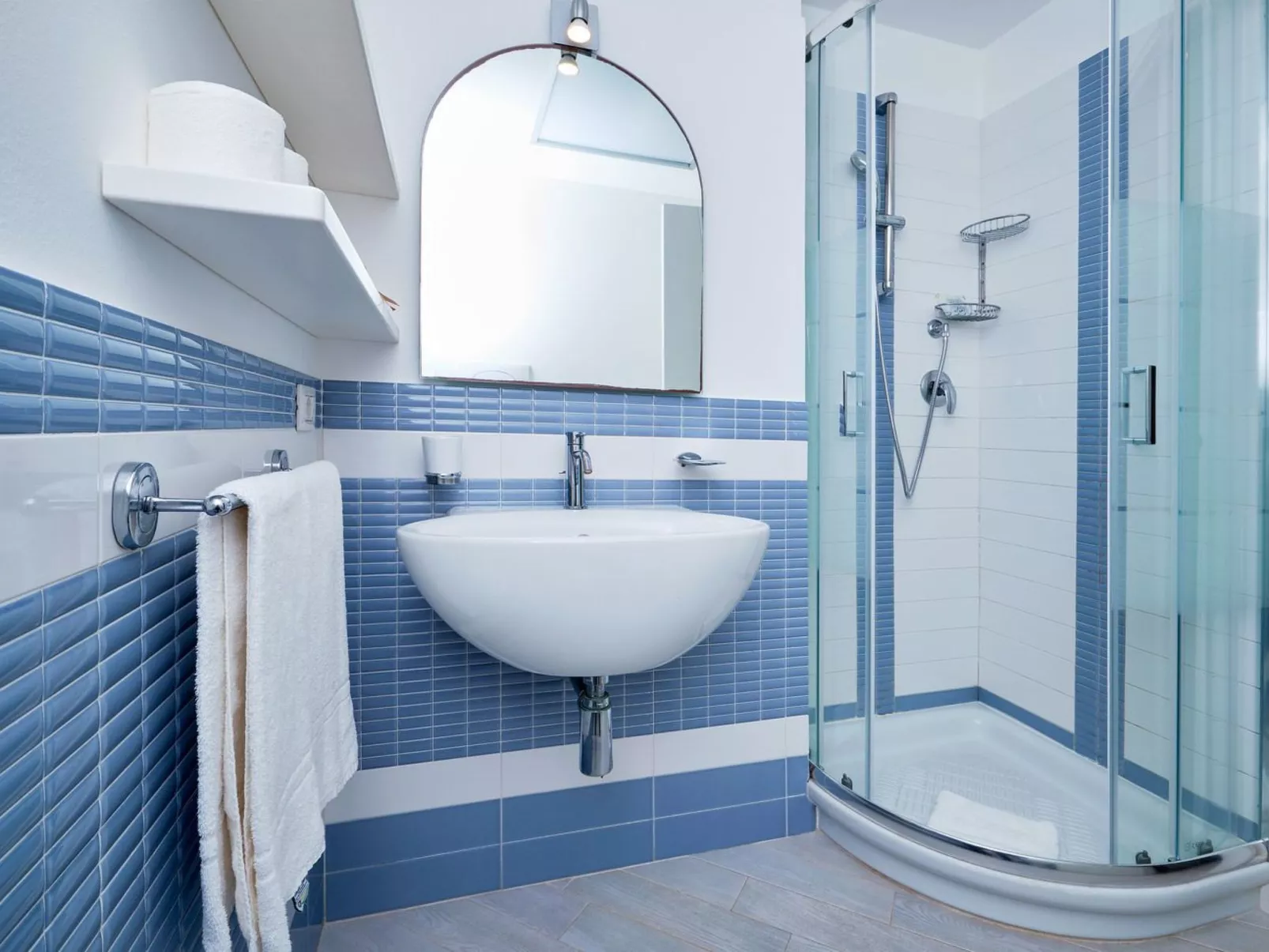 In Marina Di Ragusa mit Terrasse, Grill und Garten-Image-tags.info