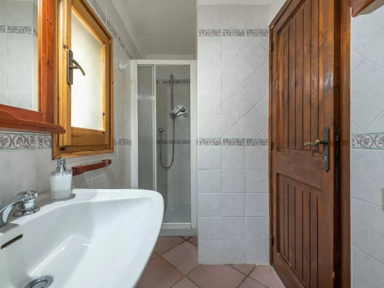 Wohnung in Torre Delle Stelle mit Terrasse und Grill, nah am Strand-Binnen