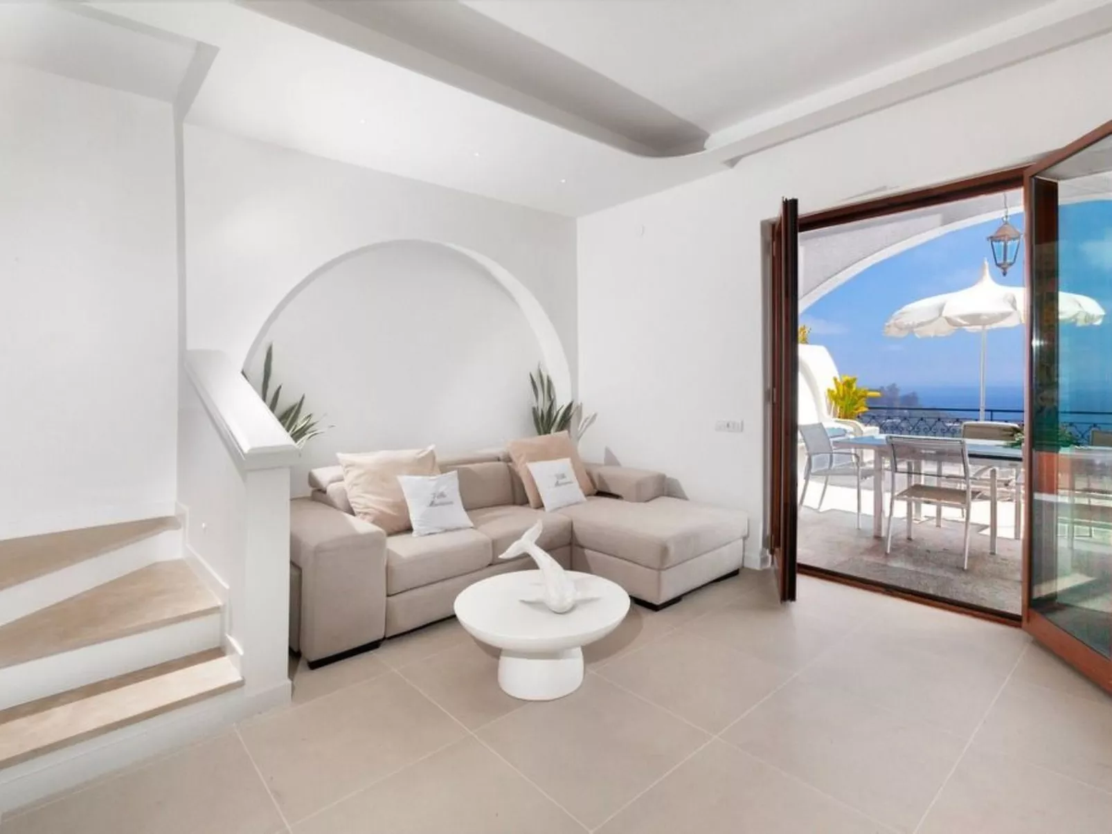 Haus in Sirenuse mit Panoramaterrasse-Image-tags.info