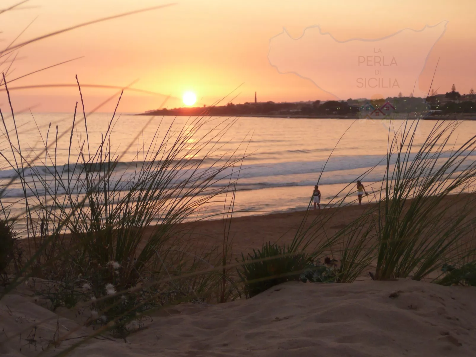 Schöner, neuer und zentraler Bungalow direkt am Sandstrand auf Sizilien-Binnen