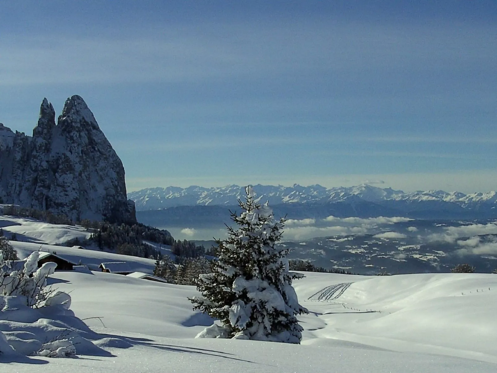 Wohnung in den Dolomiten mit traumhafter Aussicht-Buiten