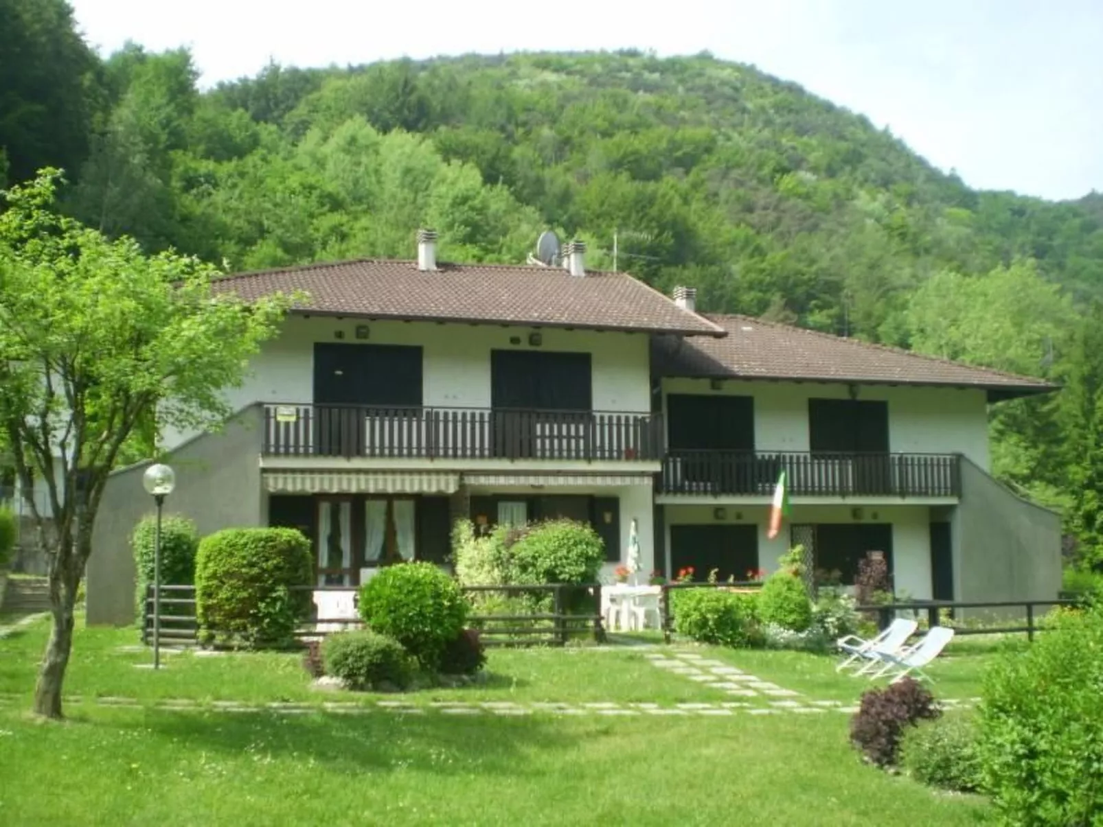 Wohnung mit Pool in der Nähe des Sees-Binnen