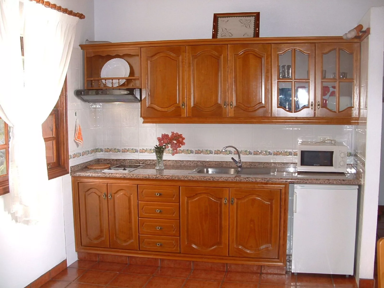 Mit Garten und wunderbarer Aussicht-Image-tags.info