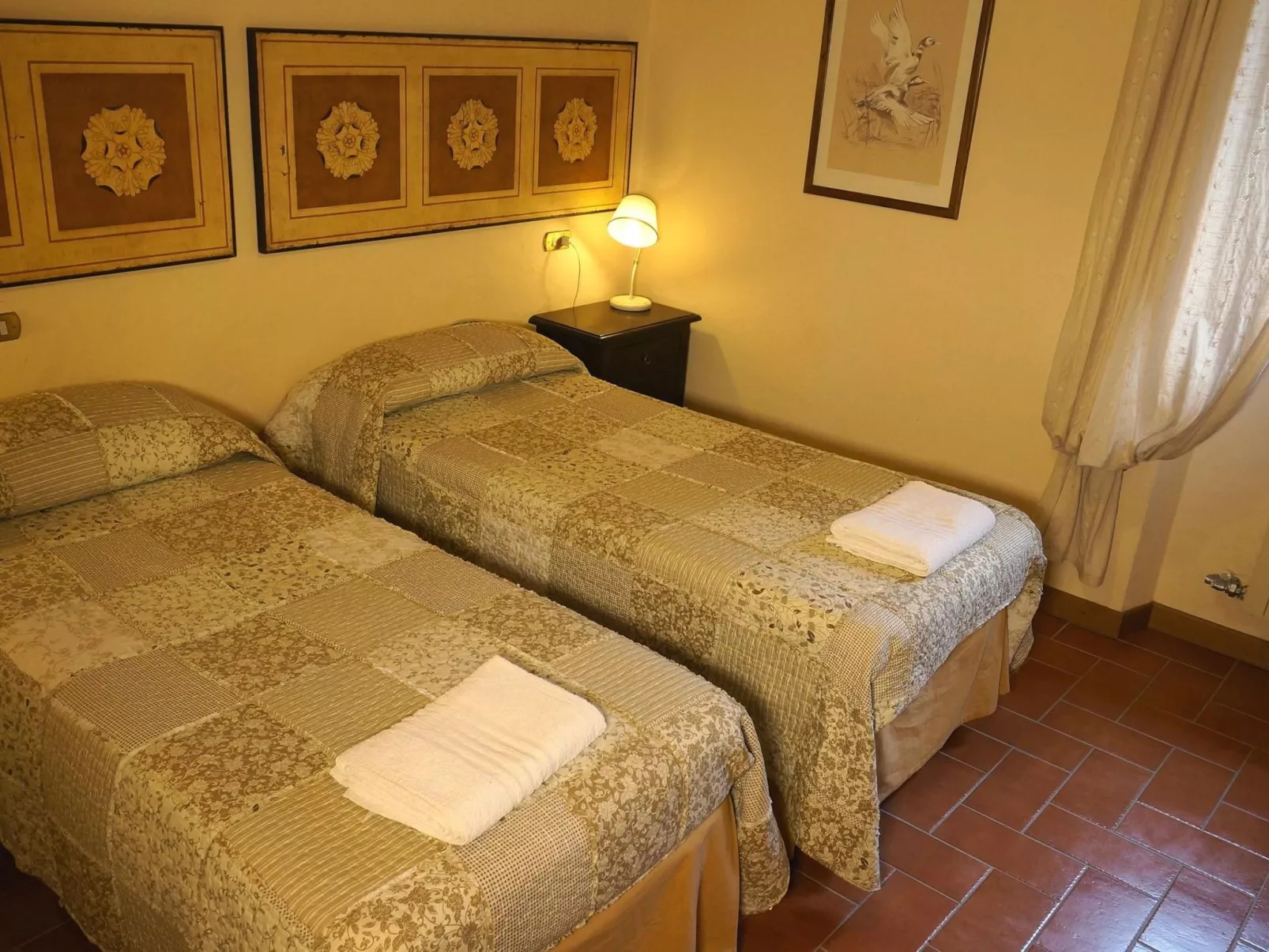 Fichtenhaus mit Schwimmbad zwischen Florenz und-Image-tags.info