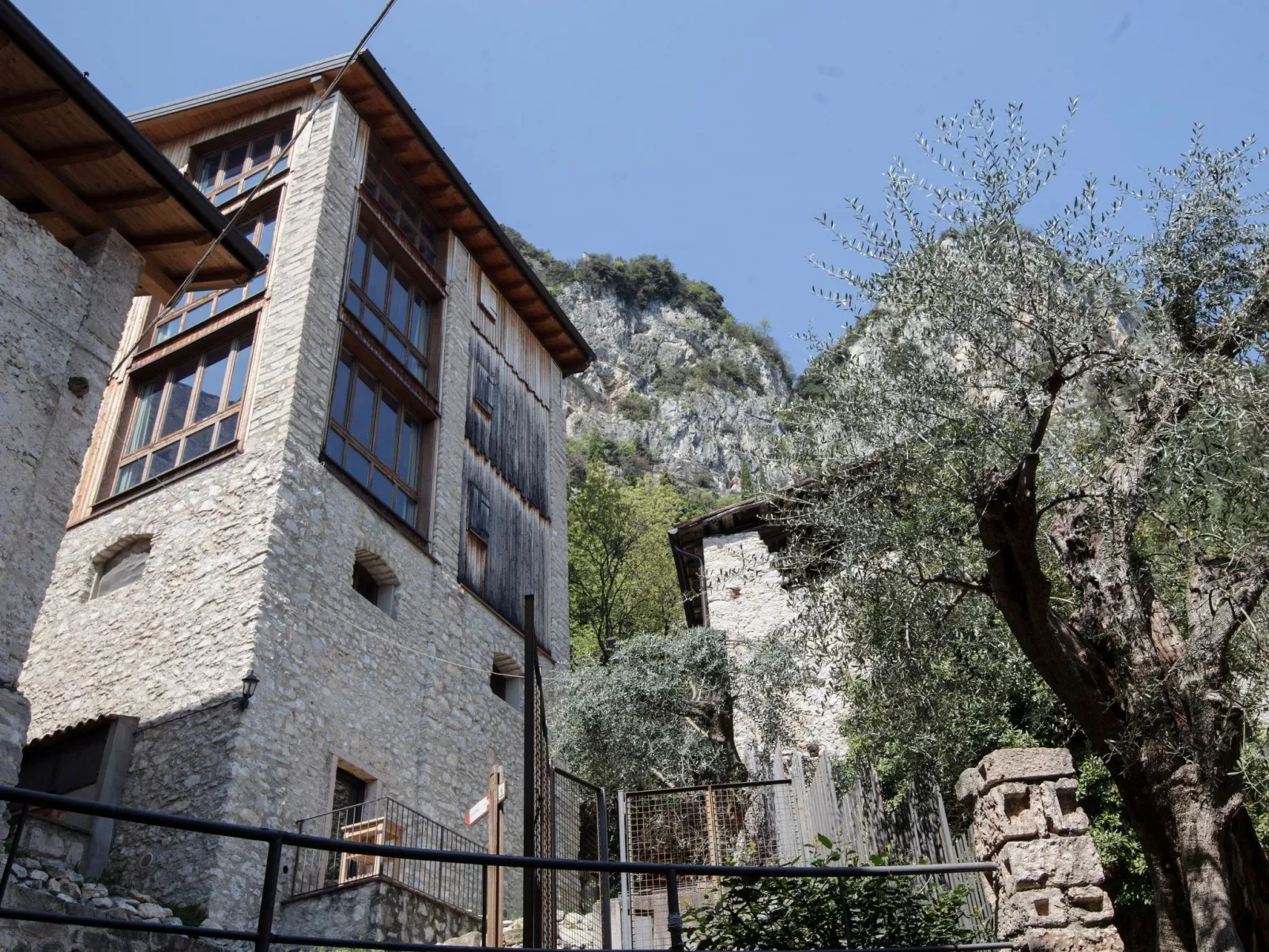 Clementina Romantisches Appartement mit Seeblick-Buiten