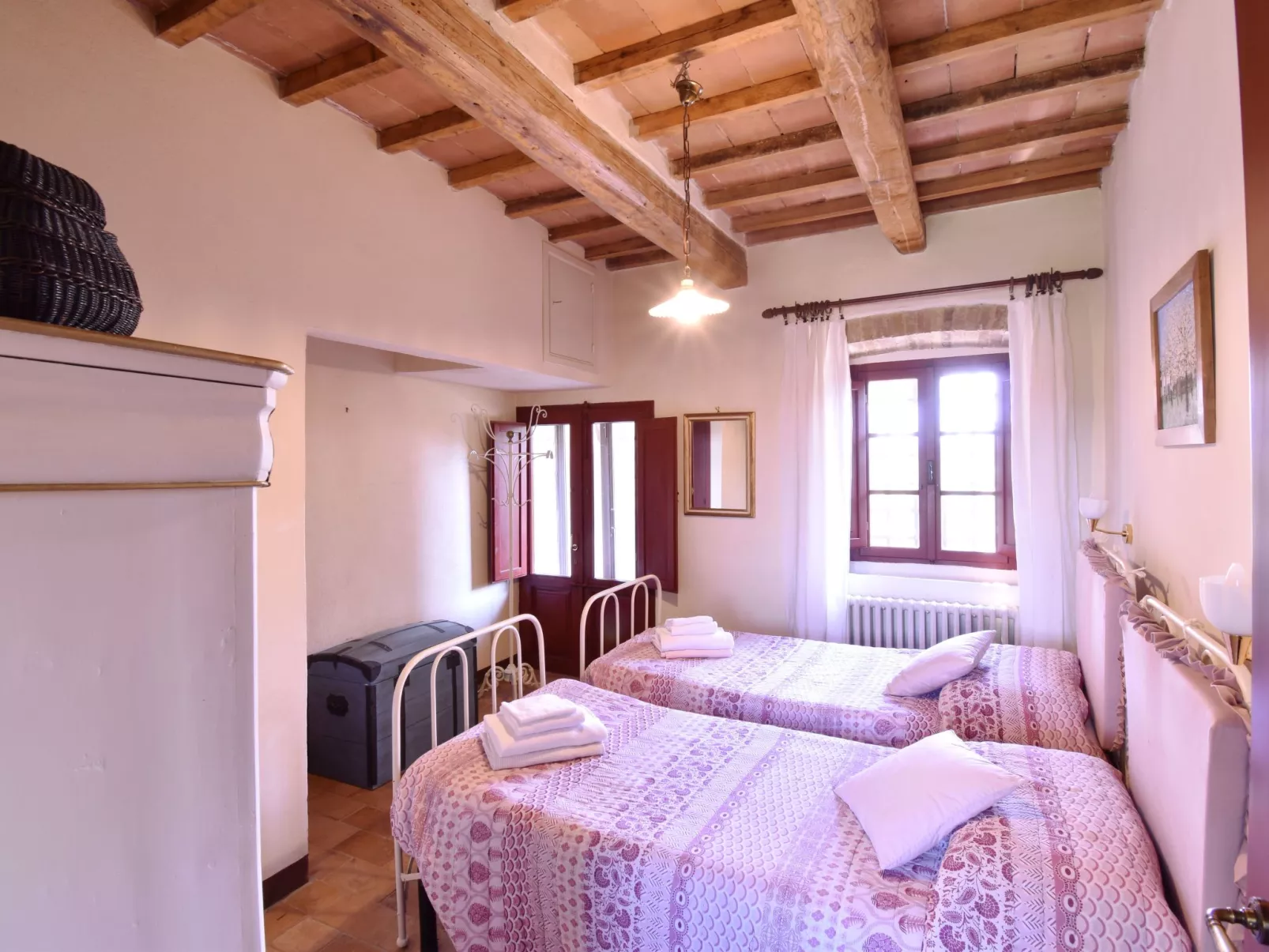 Wohnung in Bauernhaus mit großem Garten, Schwimmbad-Binnen