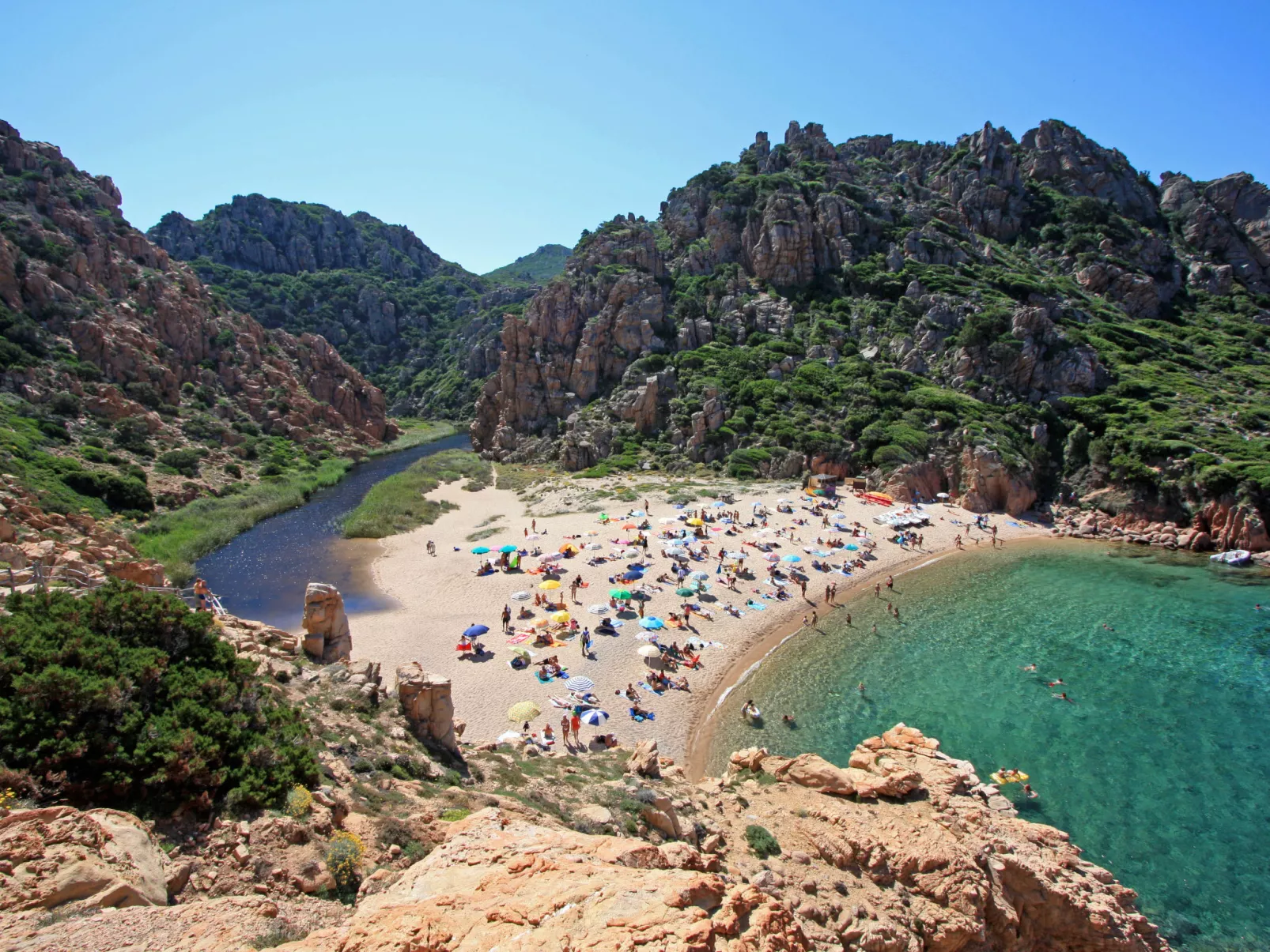 Dreizimmerwohnung mit Panoramablick in Costa Paradiso-Omgeving