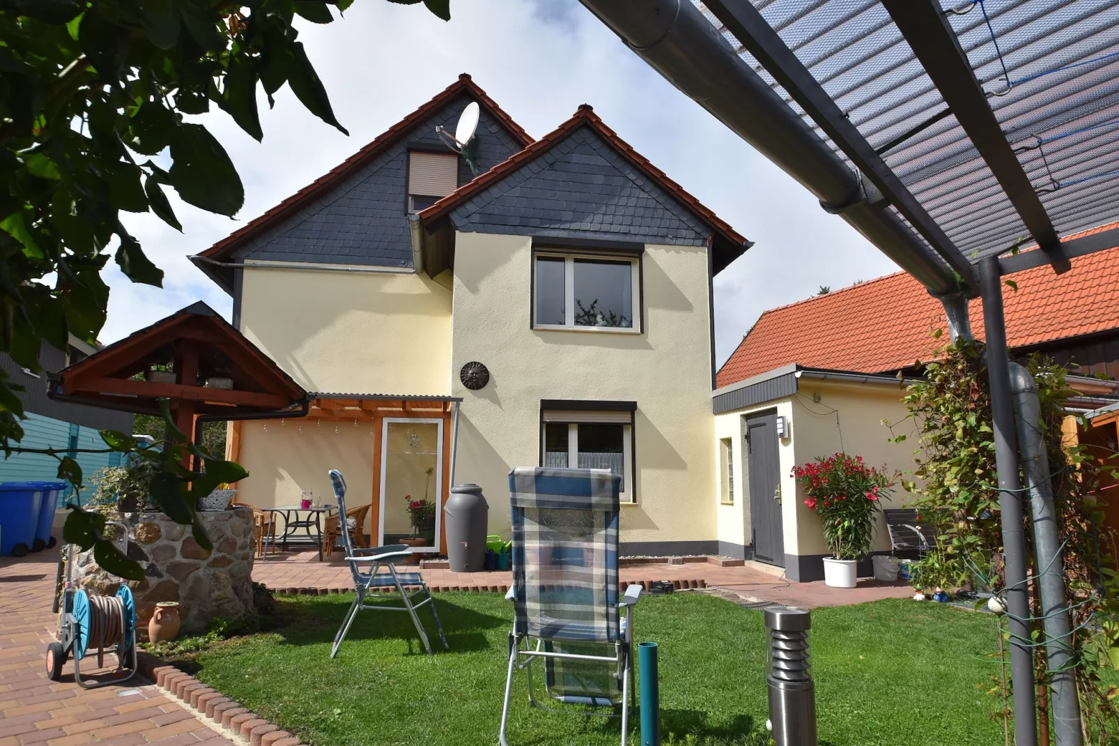 Veckenstedt-Buitenkant zomer