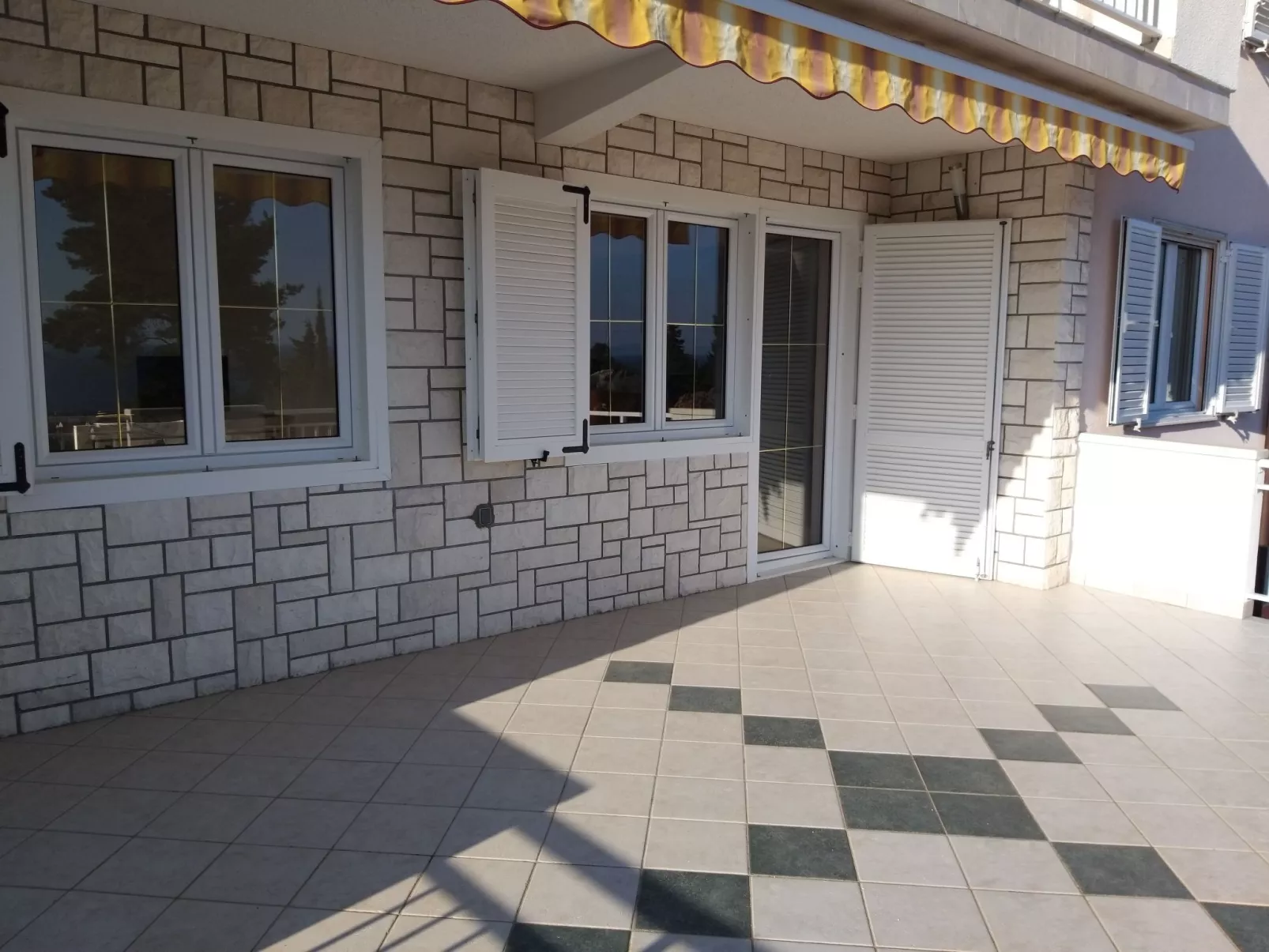 Michele-Mandarin-Buiten