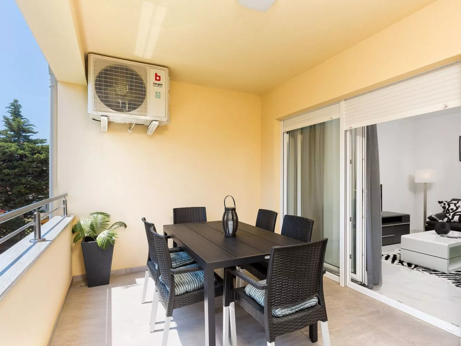 Wohnung mit Terrasse - Binnen