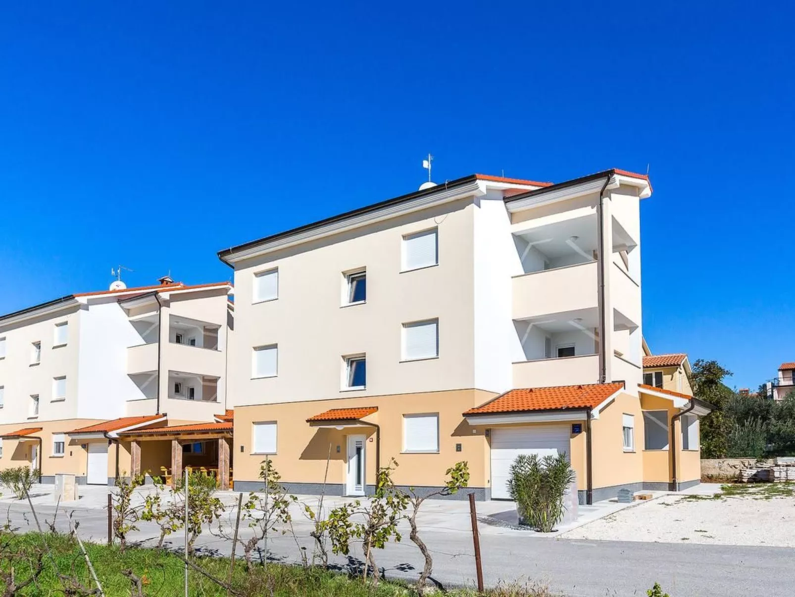 Wohnung mit Balkon-Image-tags.info