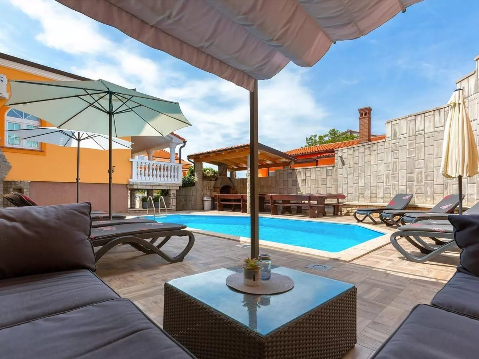 Charmante Ferienwohnung in Medulin mit Grill, Terrasse und Garten-Binnen