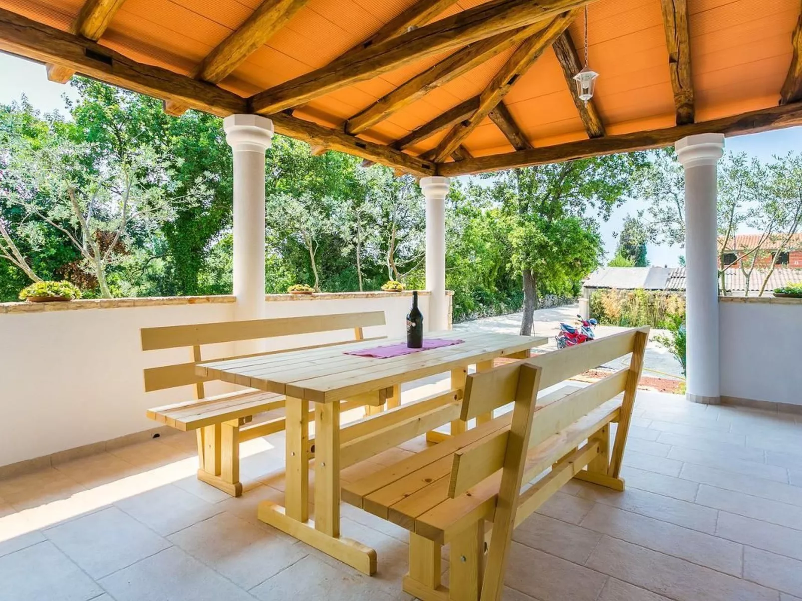 Angenehmes Ferienhaus in Medulin-Buiten