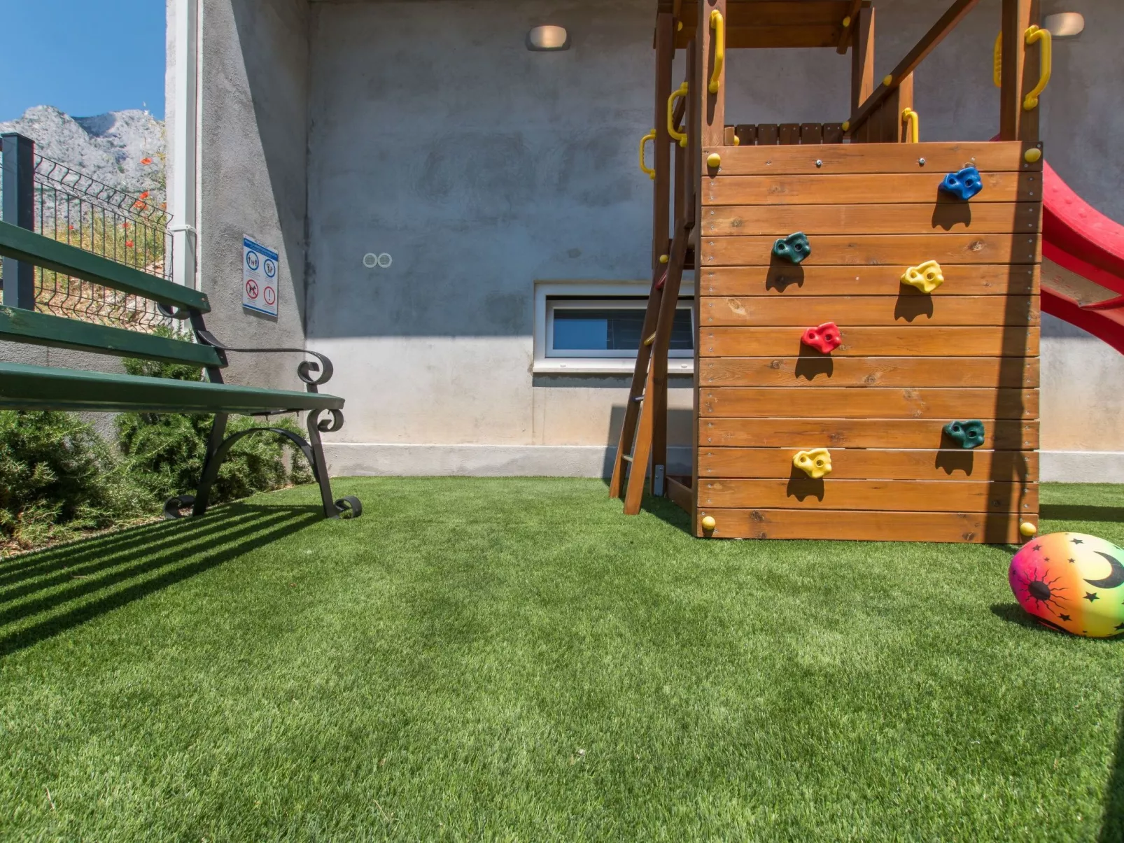 Kinderfreundliches Ferienhaus mit kostenlosem Parkplatz-Buiten