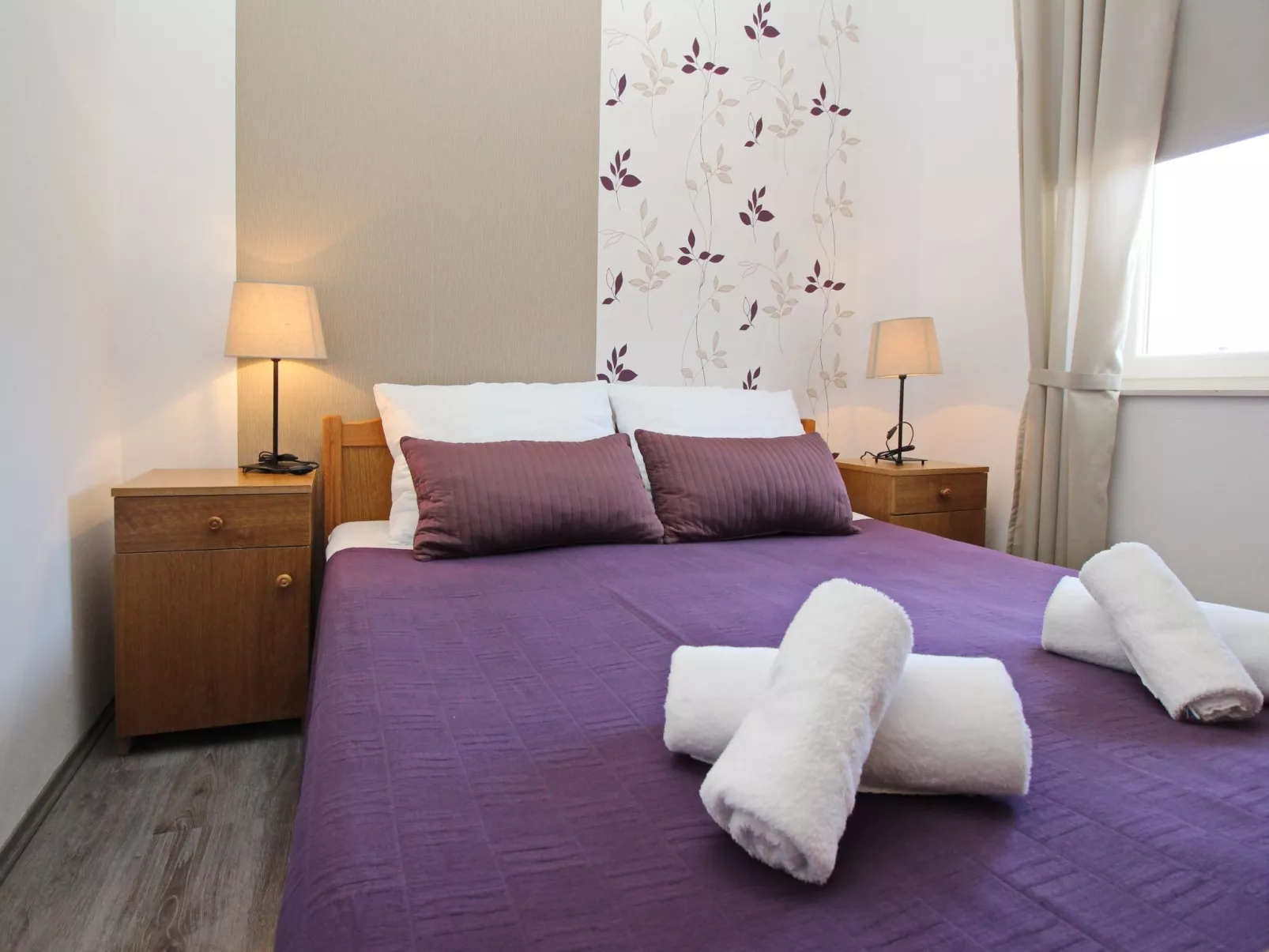 Modern eingerichtete Apartment für 4 Personen, Klimatisiert, freie Parkplatz un-Binnen