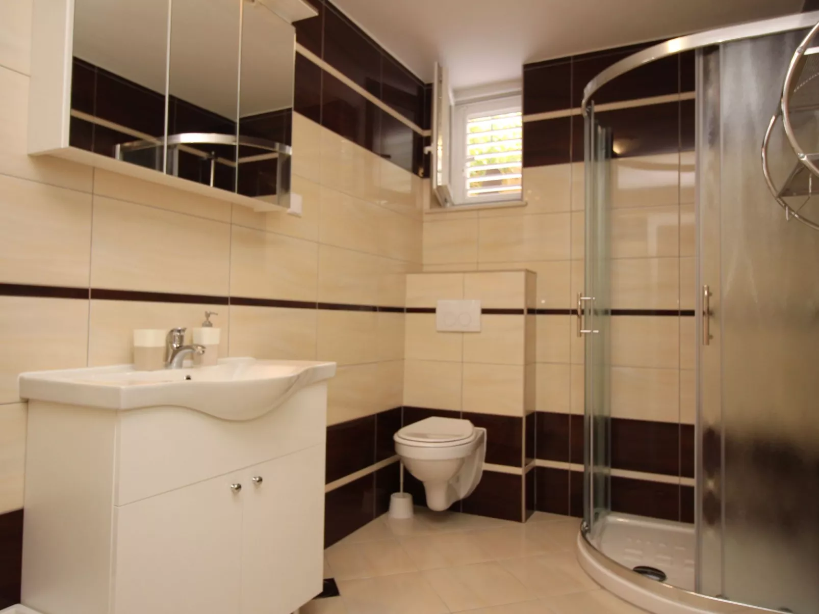 Gemütliche Ferienwohnung in Baška mit gemeinsamem Pool und Grill-Binnen