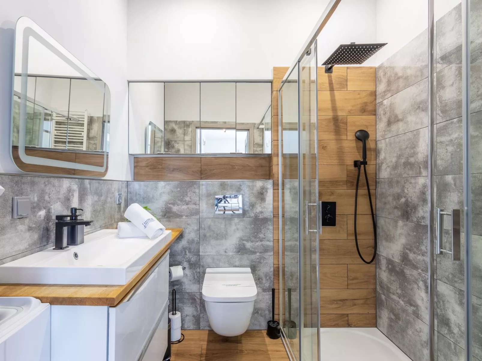 Tower 97 in hervorragender Lage-Image-tags.info