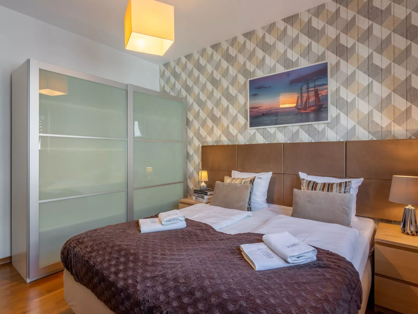 Platan 2-Image-tags.info