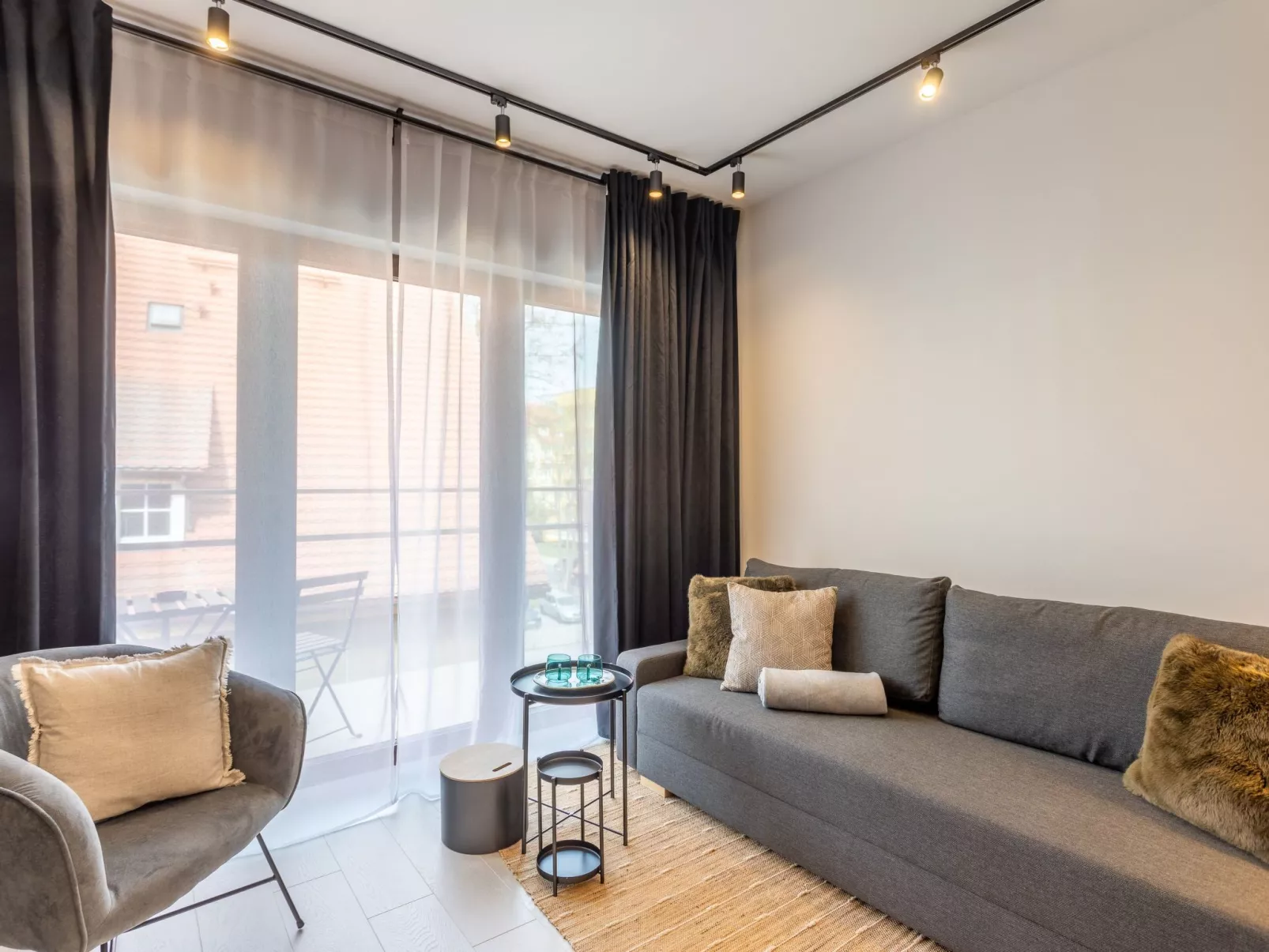 Kormoran in modernem Appartementhaus-Image-tags.info