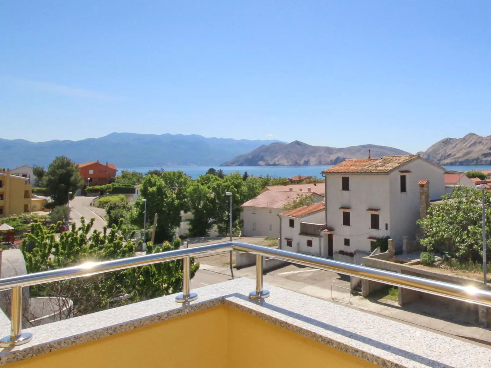 In Baška mit Eigenem Balkon - Buiten