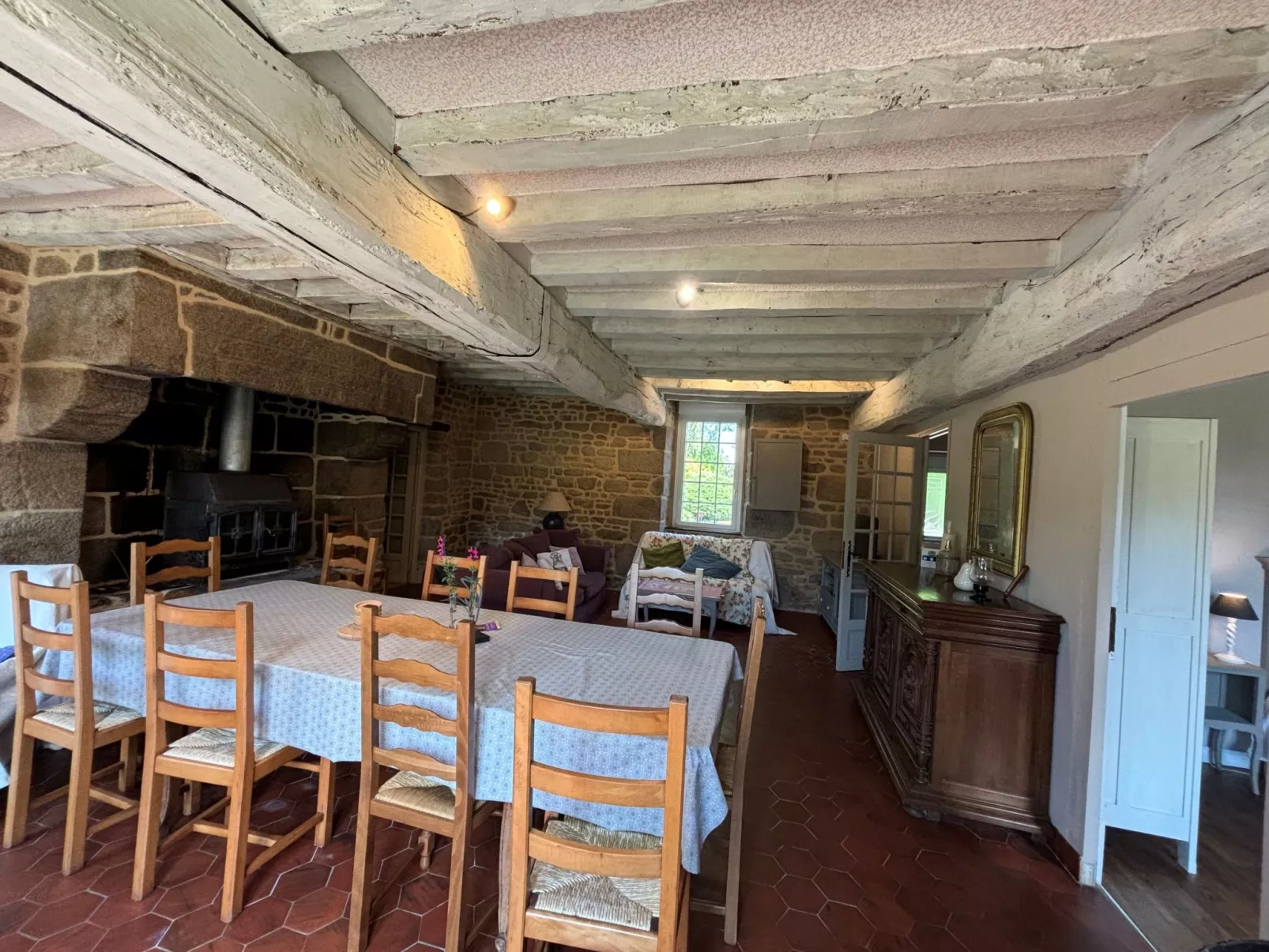 Maison du Lapin (Haus des Kaninchens) in Saint-Étienne-en-Coglès-Binnen