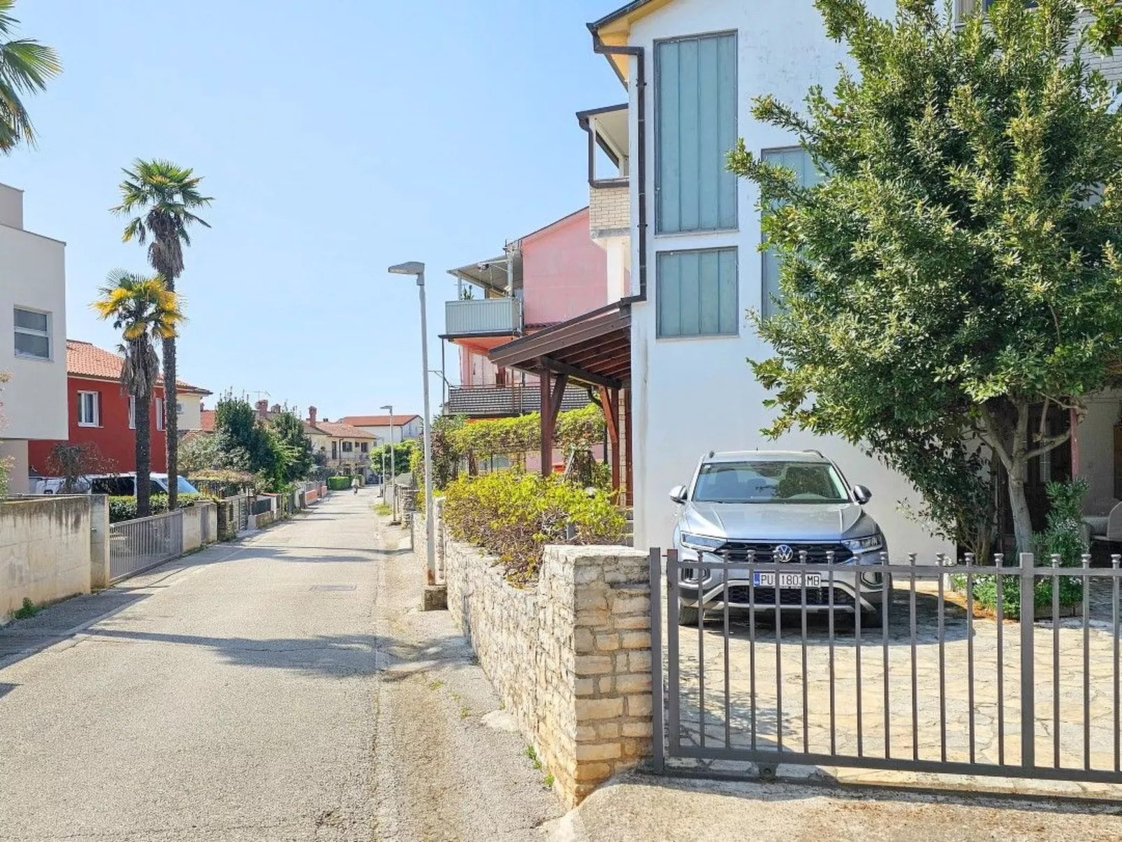 Wohnung 80m vom Meer mit Terrasse-Buiten