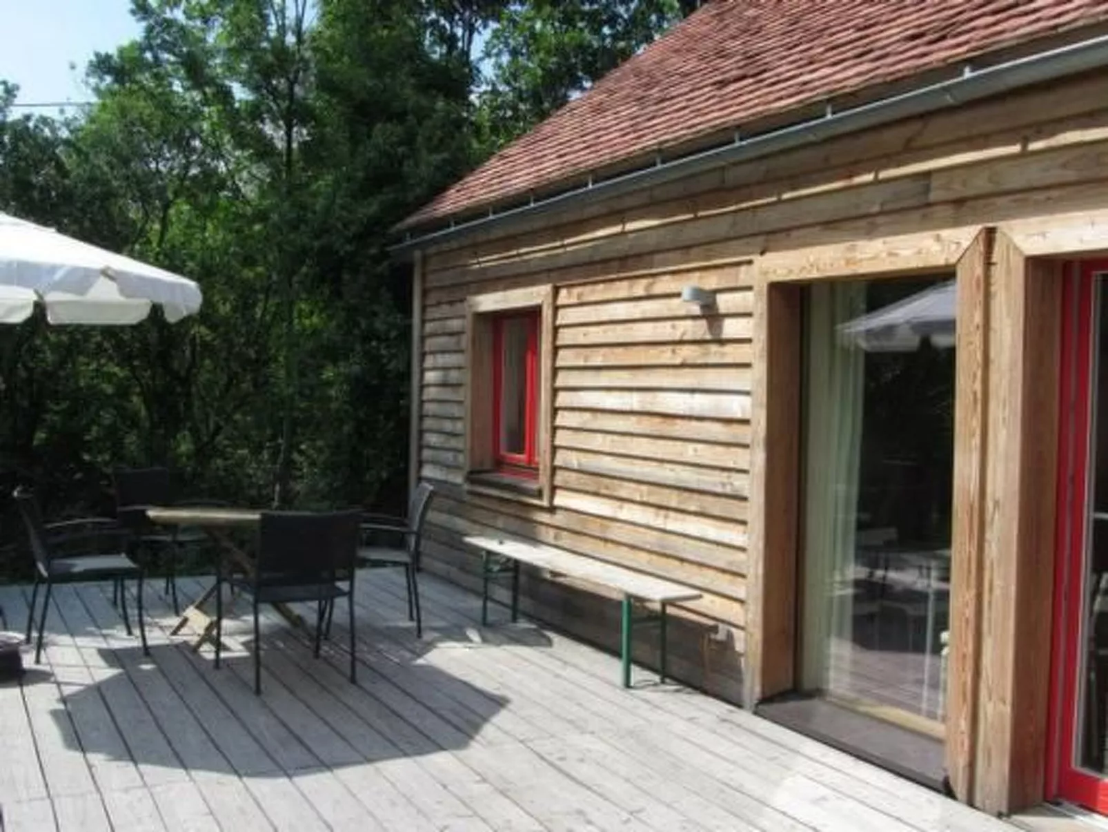 In Gajówka mit Terrasse und Garten-Buiten