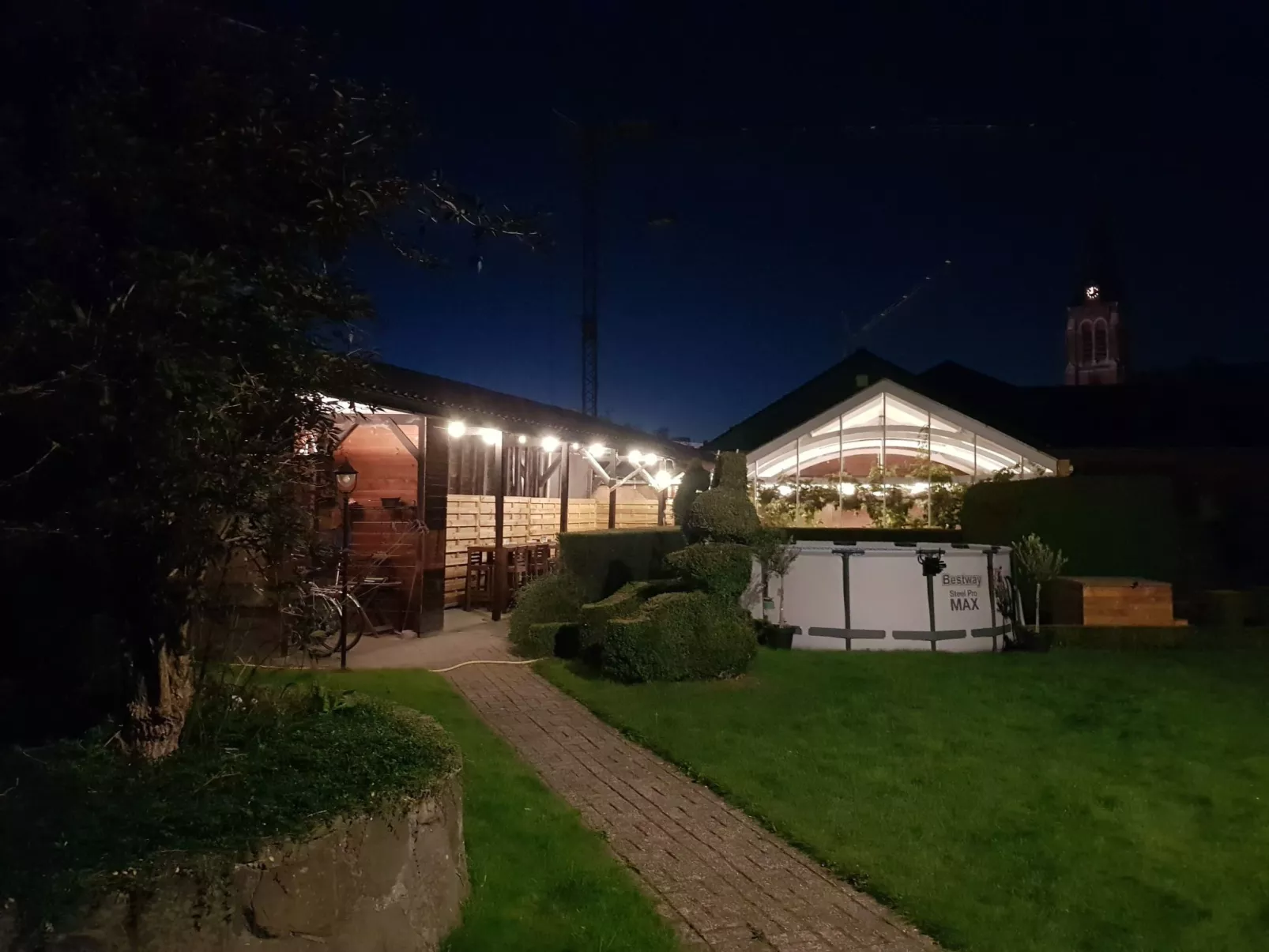 Gemütliches Haus mit eingezäuntem Garten-Buiten