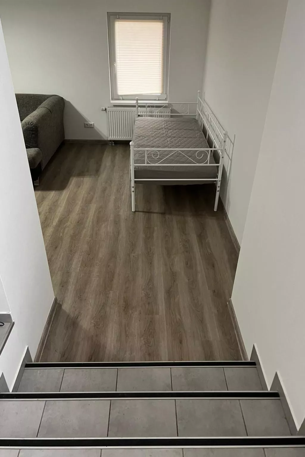 Große, möblierte Wohnung mit Garten-Binnen