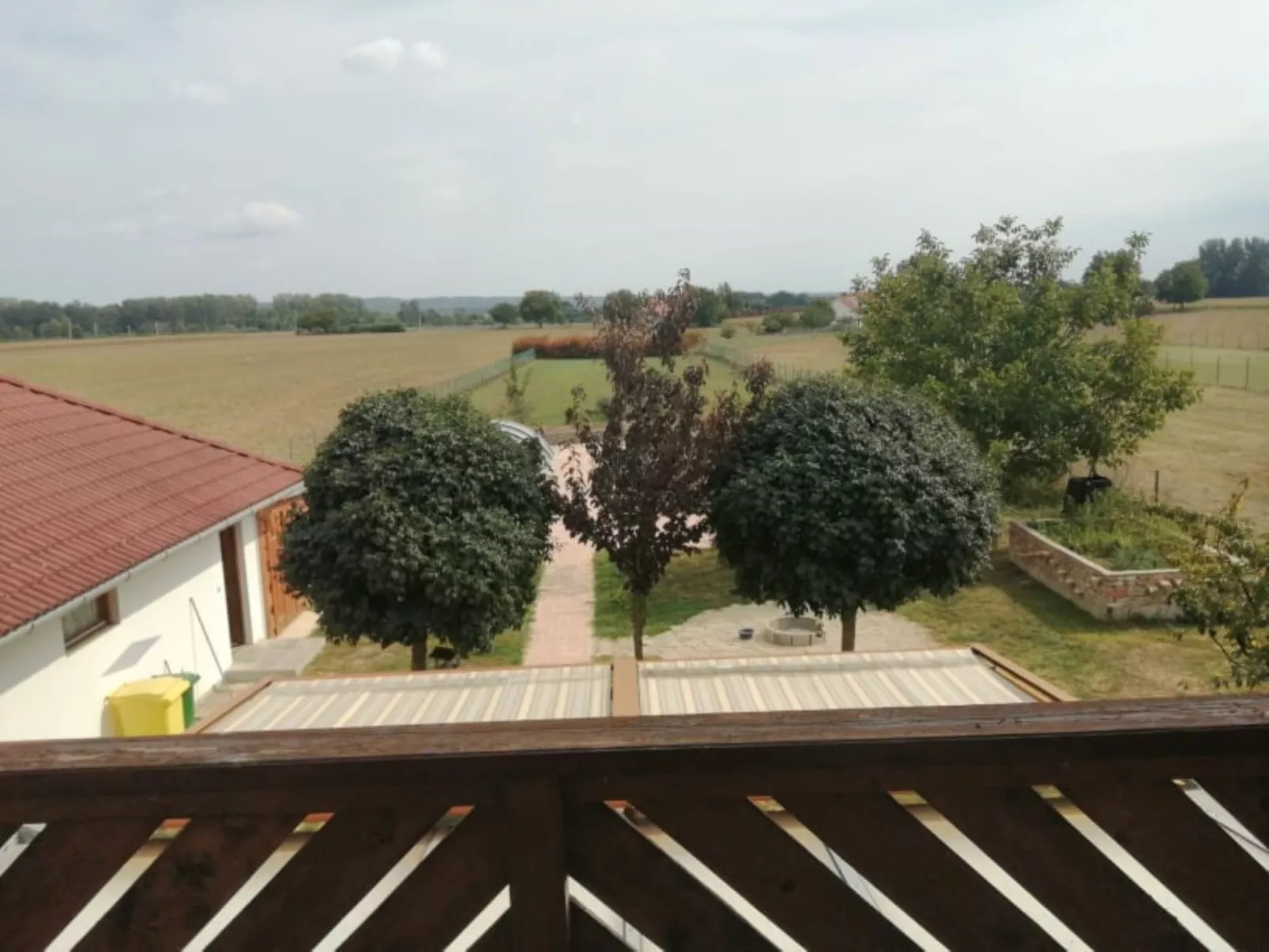 Schöne Ferienwohnung in ruhiger Lage-Buiten