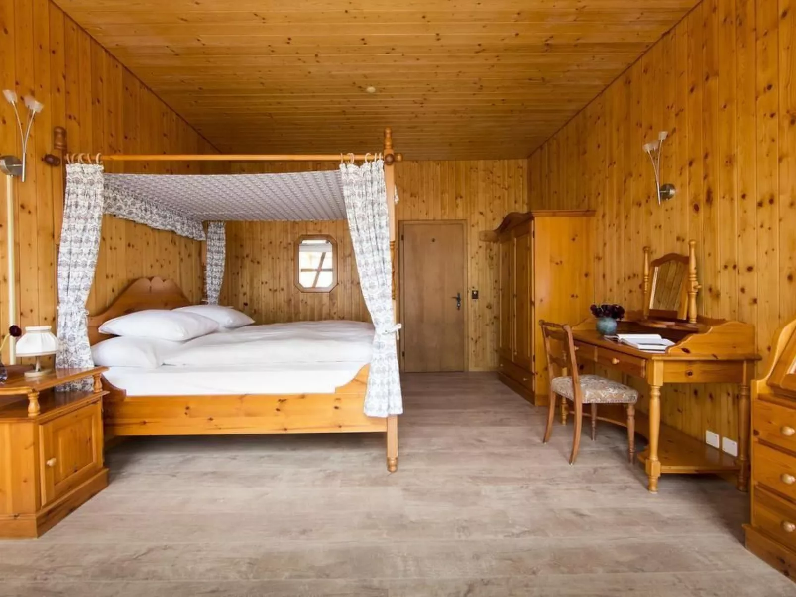 Ganzes Schloss Hotel Wartenstein inkl. Restaurant-Binnen