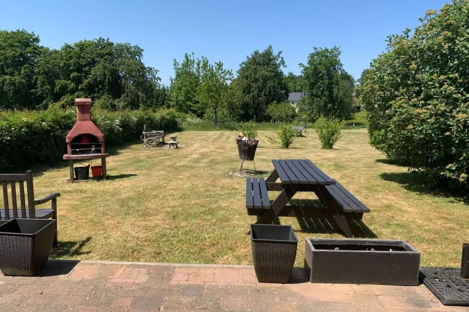 Haus Hunnenberg 2-Tuinen zomer