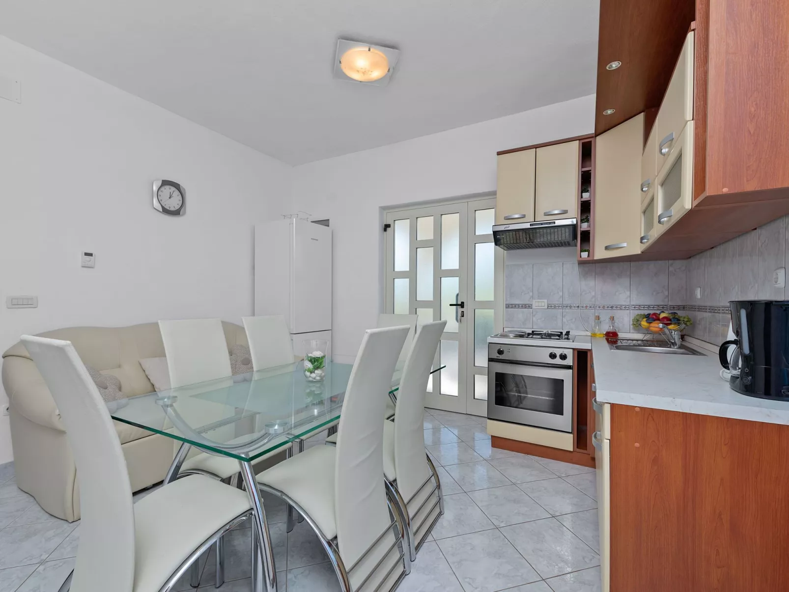 Villa Almas mit Schwimmbad, Fitnessraum, Tennisplatz-Binnen