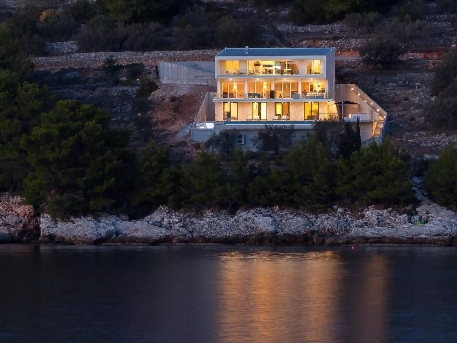 Villa Style and Sea-Buiten