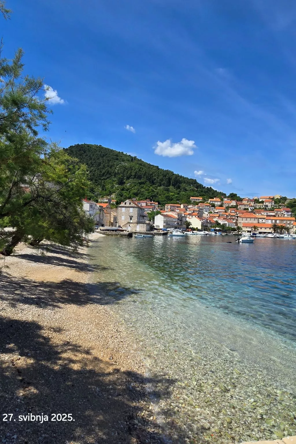 "Antun" am Strand-Buiten