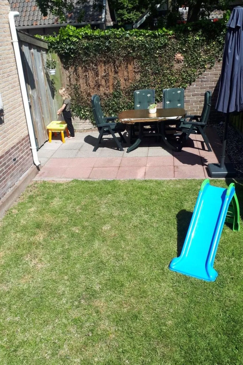 "Yesser" mit eigener Terrasse-Buiten